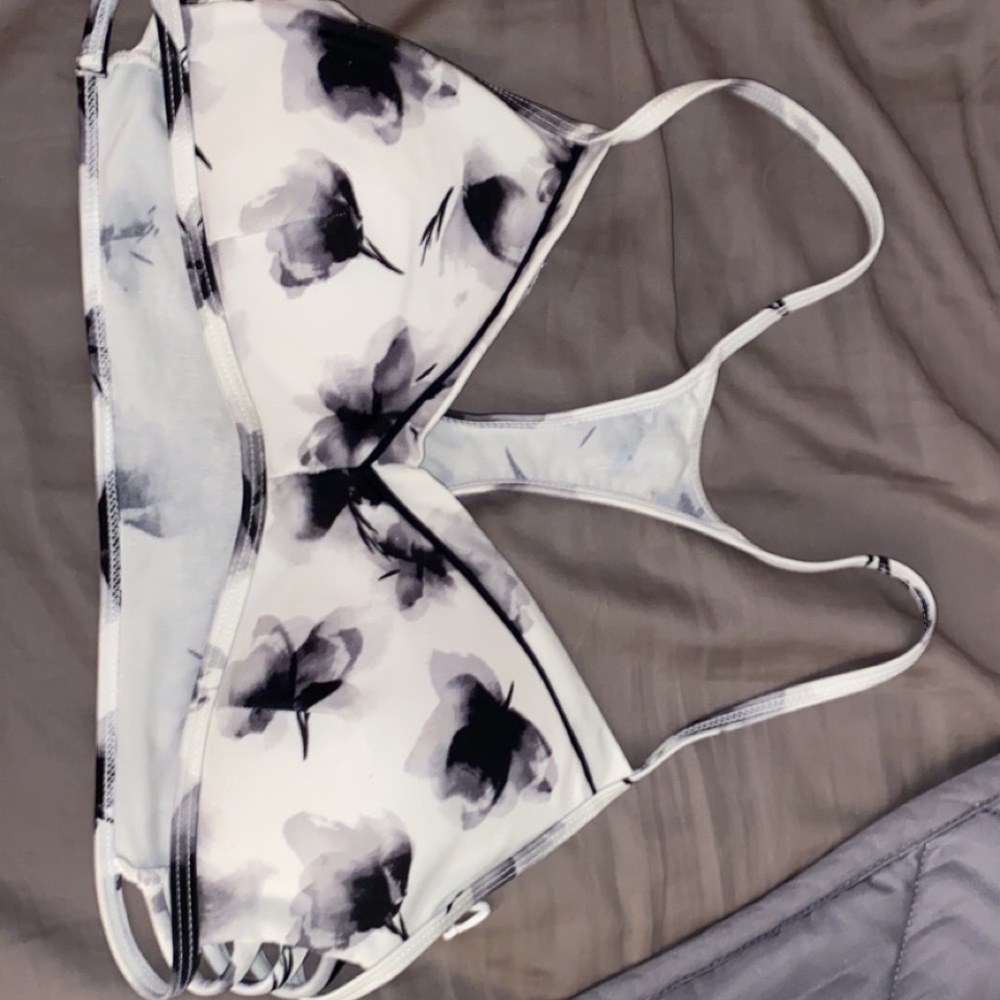 RVCA bikini top. super comfy